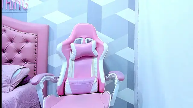 Snapshot of Gianna_Watson chatting on 03/04/25, 01:17 Gianna Watson online show from 03/04/25, 01:17