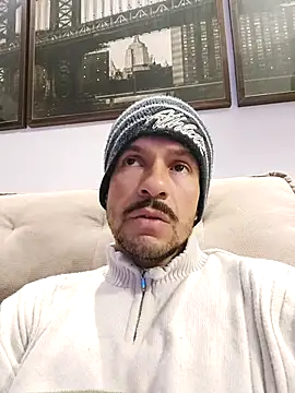 juniortche1313 online show from 10/08/25, 12:56