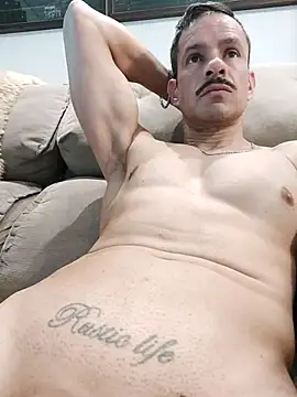 juniortche1313 online show from 11/21/25, 04:28