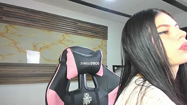 Cloe roouse online show from 12/04/25, 09:03