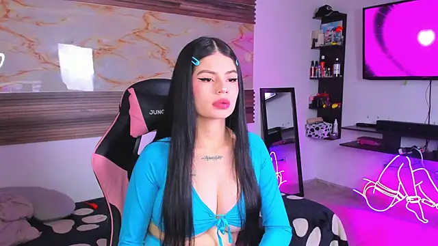 Cloe roouse online show from 11/13/25, 08:24