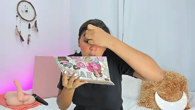 Melodymoore  online show from 04/14/26, 07:30