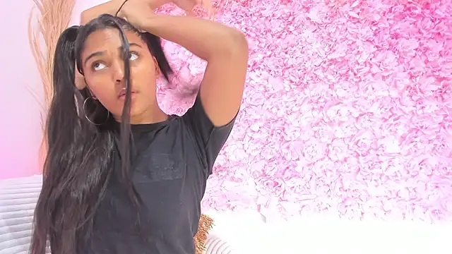 Melodymoore  online show from 02/09/26, 10:30