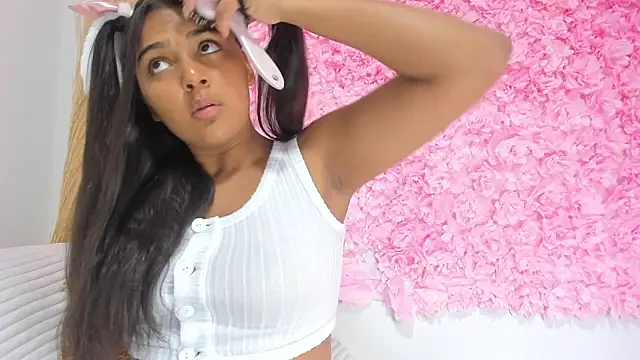 Melodymoore  online show from 02/04/26, 09:21