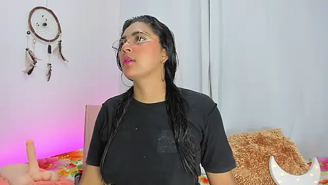 Melodymoore  online show from 04/21/26, 08:26
