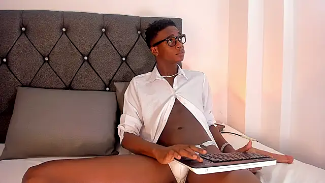 noah johes online show from 03/09/25, 03:43