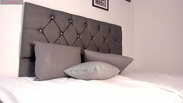 noah johes online show from 10/23/25, 04:00