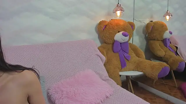 zephyra-angels online show from 10/13/25, 04:03