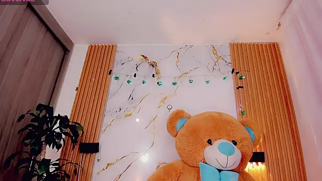 ValeriCardenas online show from 04/07/26, 03:08