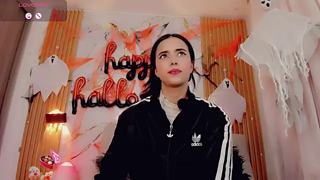 ValeriCardenas online show from 10/24/25, 01:04