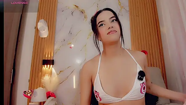 ValeriCardenas online show from 11/28/25, 12:22