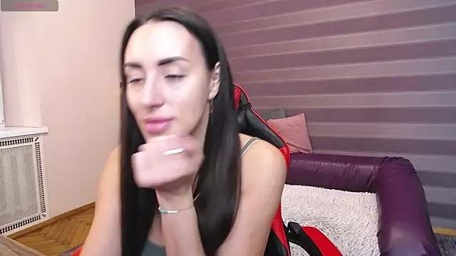 JenniferStone online show from 10/20/25, 06:37