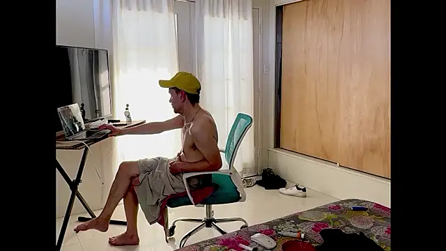 Snapshot of webtonight chatting on 02/25/25, 10:20 webtonight online show from 02/25/25, 10:20