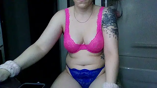 Snapshot of mrstoxox4594 chatting on 09/27/25, 09:15 mrstoxox4594 online show from 09/27/25, 09:15