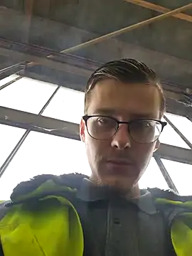 luckyluuk25 online show from 02/25/25, 10:04