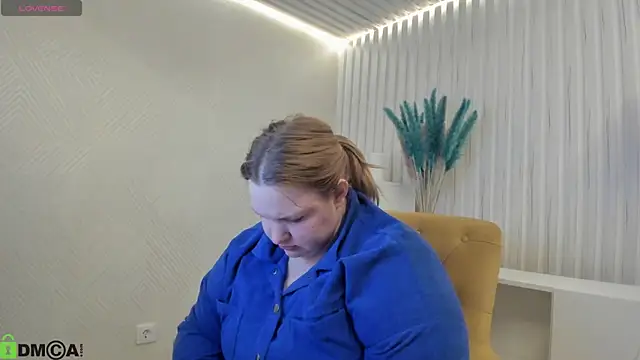 Snapshot of Amy_Hall chatting on 10/18/25, 12:56 Amy Hall online show from 10/18/25, 12:56