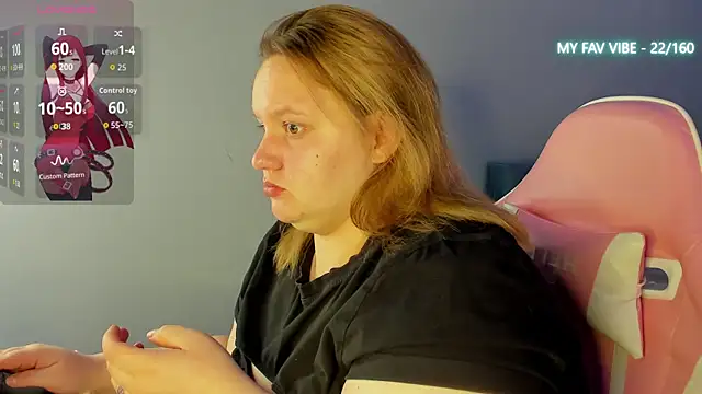 Snapshot of Amy_Hall chatting on 10/15/25, 01:15 Amy Hall online show from 10/15/25, 01:15