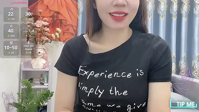 Snapshot of shishi_101 chatting on 10/24/25, 01:15 shishi 101 online show from 10/24/25, 01:15