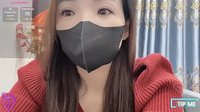 Snapshot of shishi_101 chatting on 11/29/25, 02:44 shishi 101 online show from 11/29/25, 02:44