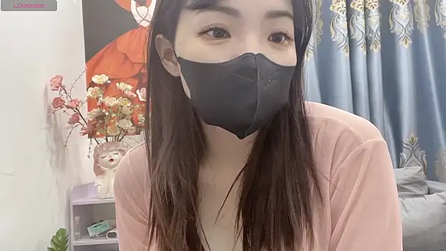 Snapshot of shishi_101 chatting on 11/19/25, 02:28 shishi 101 online show from 11/19/25, 02:28