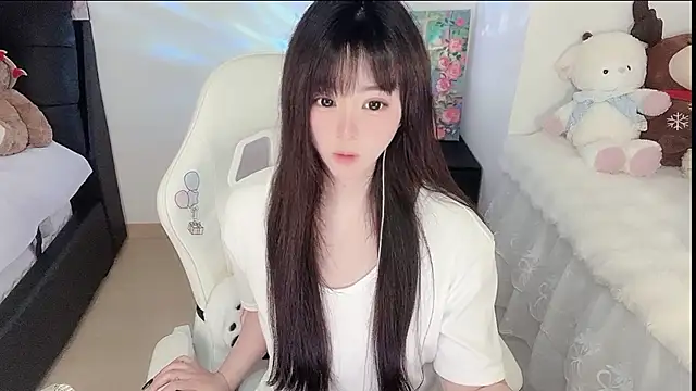 Snapshot of Milla-z chatting on 03/12/26, 10:52 Milla-z online show from 03/12/26, 10:52