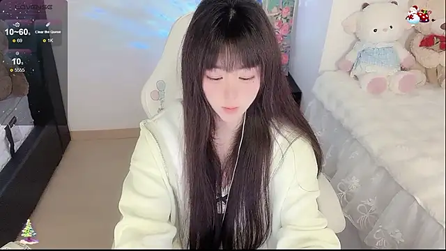 Snapshot of Milla-z chatting on 03/23/26, 10:15 Milla-z online show from 03/23/26, 10:15