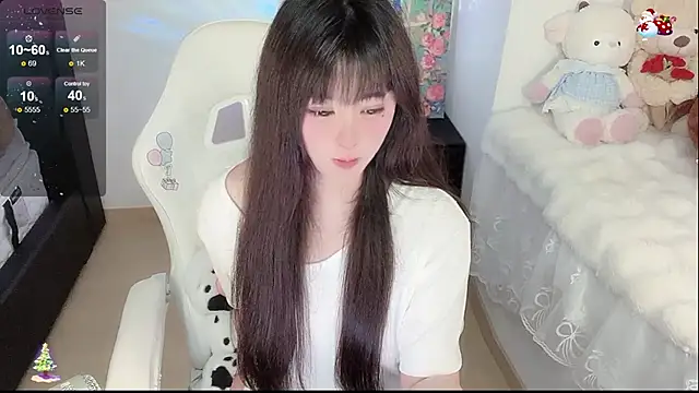 Snapshot of Milla-z chatting on 04/01/26, 11:44 Milla-z online show from 04/01/26, 11:44