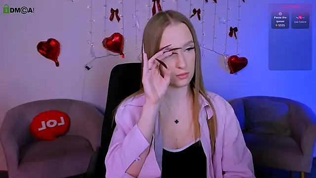 doll vey online show from 04/12/26, 09:12