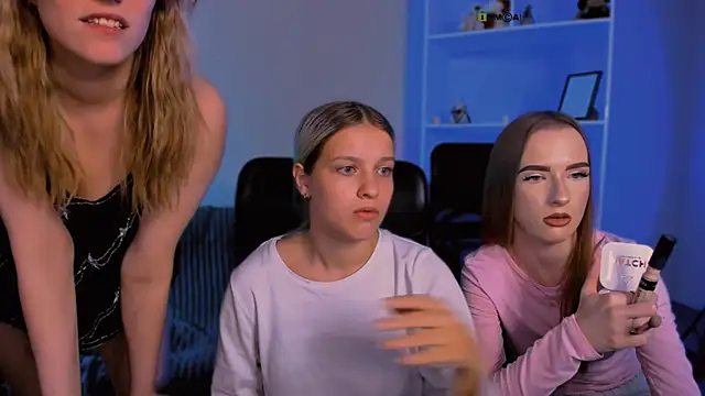 doll vey online show from 11/23/25, 09:25