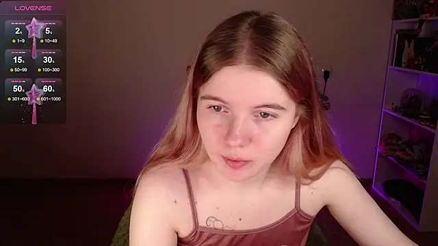 Strawberry juli online show from 02/28/26, 01:22