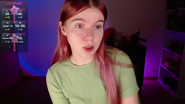 Strawberry juli online show from 11/23/25, 07:18