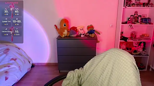 Strawberry juli online show from 05/25/26, 03:17