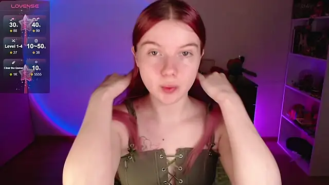 Strawberry juli online show from 11/13/25, 01:26