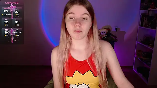 Strawberry juli online show from 03/17/26, 01:41