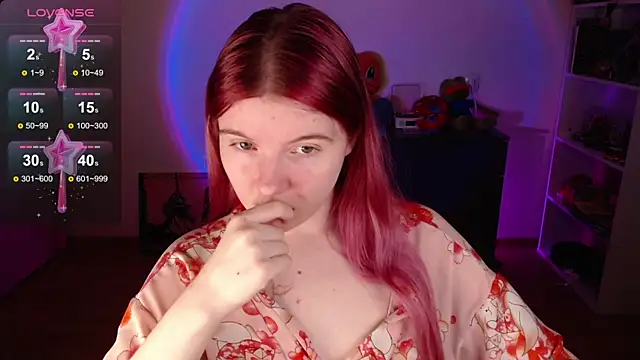 Strawberry juli online show from 11/02/25, 10:53