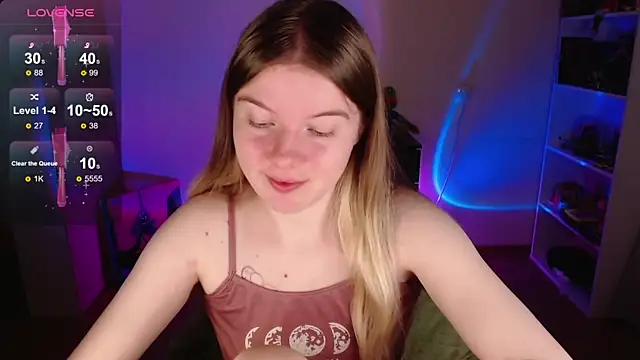 Strawberry juli online show from 10/03/25, 06:37