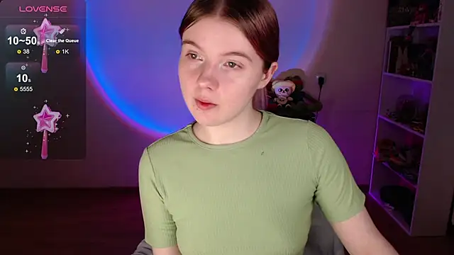 Strawberry juli online show from 02/13/26, 01:49