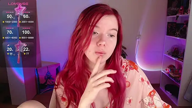 Strawberry juli online show from 10/17/25, 08:39