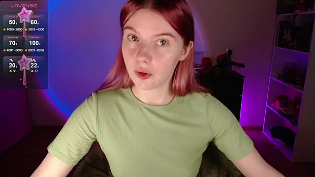 Strawberry juli online show from 11/22/25, 09:30