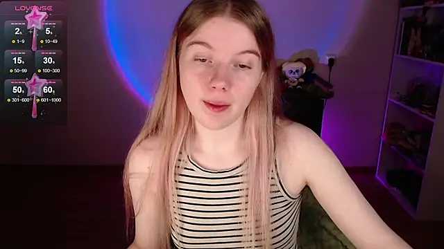 Strawberry juli online show from 03/14/26, 11:38