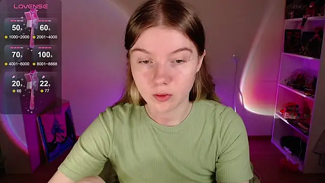 Strawberry juli online show from 09/26/25, 05:14