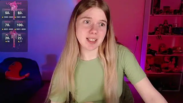 Strawberry juli online show from 06/04/26, 07:24