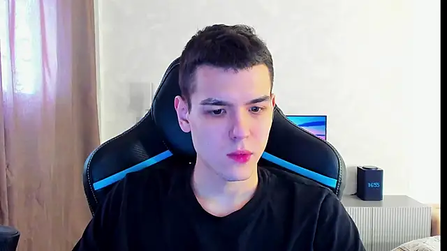 Snapshot of TravisRevas chatting on 03/14/25, 01:57 TravisRevas online show from 03/14/25, 01:57