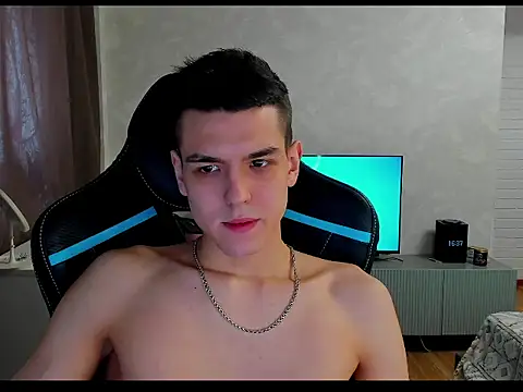 Snapshot of TravisRevas chatting on 03/04/25, 01:38 TravisRevas online show from 03/04/25, 01:38