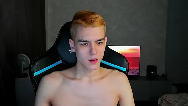 Snapshot of TravisRevas chatting on 03/08/25, 03:13 TravisRevas online show from 03/08/25, 03:13