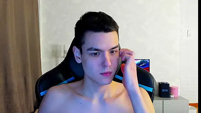 Snapshot of TravisRevas chatting on 03/13/25, 06:56 TravisRevas online show from 03/13/25, 06:56