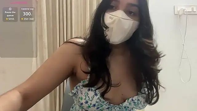 oviyakalra online show from 10/28/25, 03:18