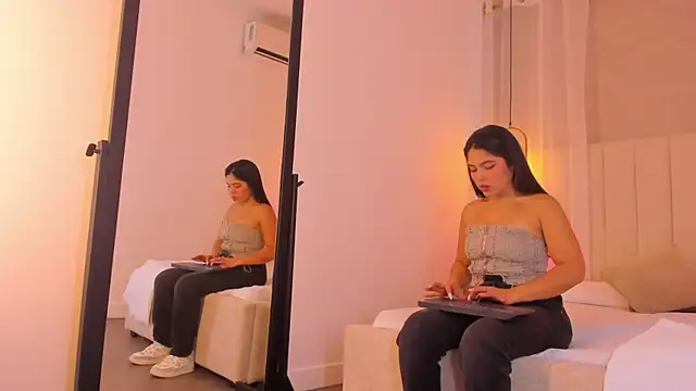 Haily b online show from 03/21/26, 08:13