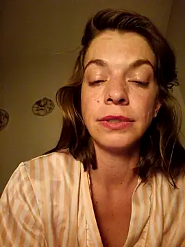 Snapshot of Rosemarie_Blu chatting on 03/12/25, 11:12 Rosemarie Blu online show from 03/12/25, 11:12