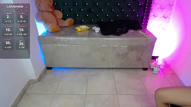 Sarah evansm online show from 09/14/25, 02:39